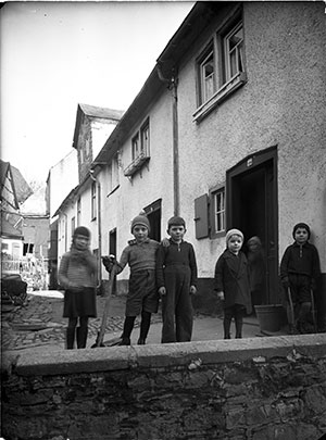 Spielende Kinder in Ransbach 1930er Jahre Foto LMW