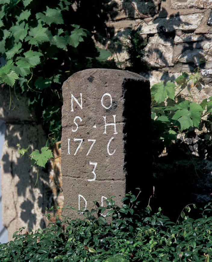  Historischer Grenzstein